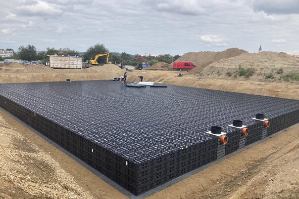 V září 2021 jsme dodávali 5000 ks bloků EcoBloc Inspect na stavbu obchodního centra Shopping v Moravských Budějovicích - prohlédněte si fotogalerii